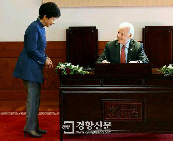 집에서는 불량배, 밖에서는 모범생?