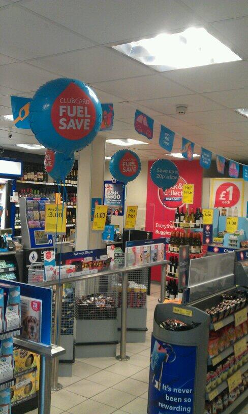 623210's tweet image. What's goin' on 'ere then? All you need to save money on your fuel is scan your clubcard with every purchase..simples