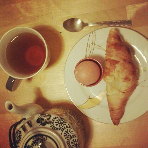 BetweenTheCity's tweet photo. The perfect breakfast! #Paris http://t.co/oJPEhVR1ge