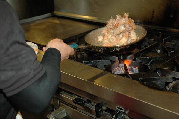 CookSleeve's tweet image. I always wear my CookSleeve when sauteing so hot splashes won&apos;t burn me. #cookingsmart #burnfree #cooksleeve