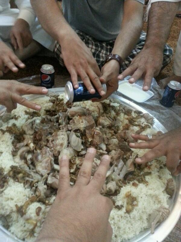 SA92d's tweet photo. سرى الليل يابو ثلاثه 
#الهلال سباهان 
#العالمية_صعبة_قوية http://t.co/jwt9SzUBbS