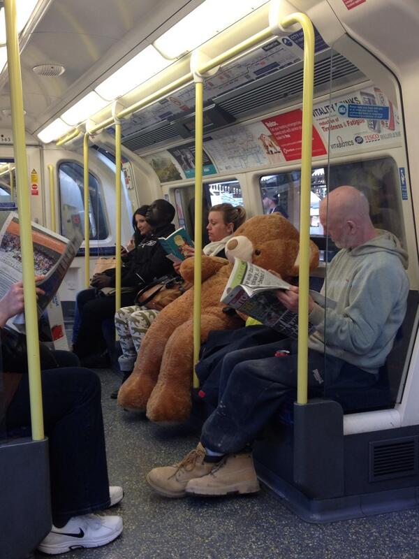KminosdelMundo's tweet photo. En Londres encuentras todos tipo de culturas y nacionalidades :) http://t.co/xtV4zKb5qM