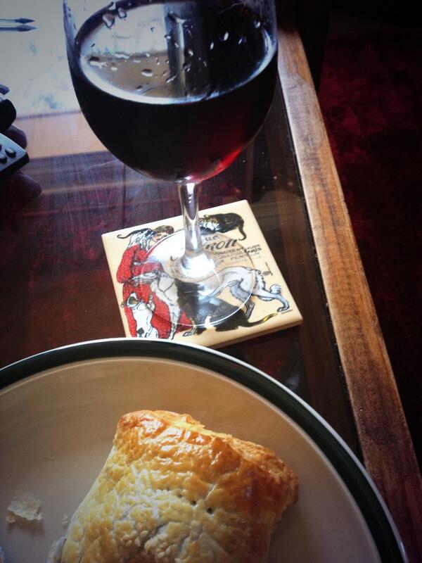 Mmmm Parker pie and Amalie for lunch, how indulgent. I love days off 😊 <a href="/ParkerPies/">Parker Pies</a> <a href="/CampbellsWines/">Campbells Wines</a>