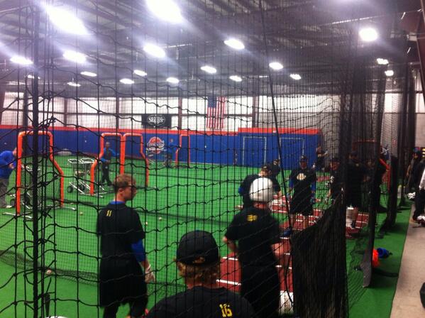 Legends502's tweet photo. The crazy Kentucky weather will not slow down @TheUBaseball. #rakecity @Legends502 http://t.co/s41vbNWkhT