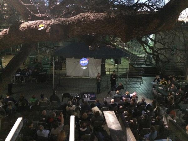 <a href="/astraughnomer/">ans</a> talking about the James Webb Space Telescope at #SXSW Nerd Nite #JWST