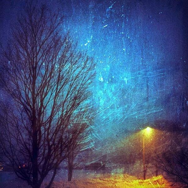 CTD3's tweet photo. Blizzard - #latergram #vscocam #snapseed #snow #iphonography #storm #iphone #streetsofportland #streetlamp #portl... http://t.co/pqCRZIheVD