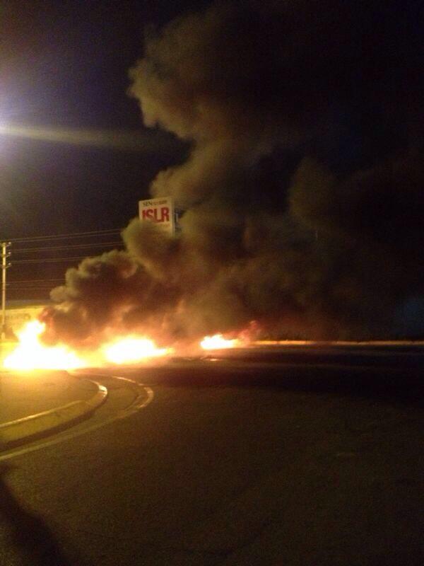 RamirezPancho13's tweet photo. PROTESTAS EN ANZOÁTEGUI @resistenciaAnz
¡Anzoátegui protesta En este momento! http://t.co/VRpoPTCRzB