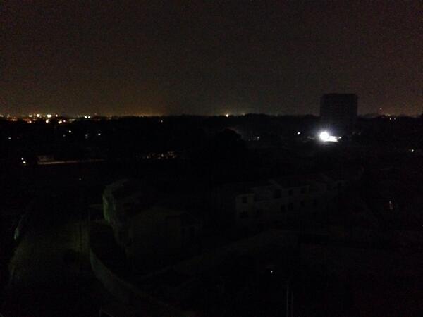 manuelomana1501's tweet photo. En estos momentos sin electricidad la Urb.San Jacinto, Maracay.
http://t.co/Dr6hSC5OoG