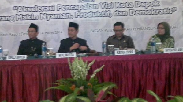 ebengdjayadi's tweet photo. @herrypansila alhamdulillah titik berat pembangunan kota depok 3015 pada bidang pendidikan http://t.co/EwaVXBYsPX