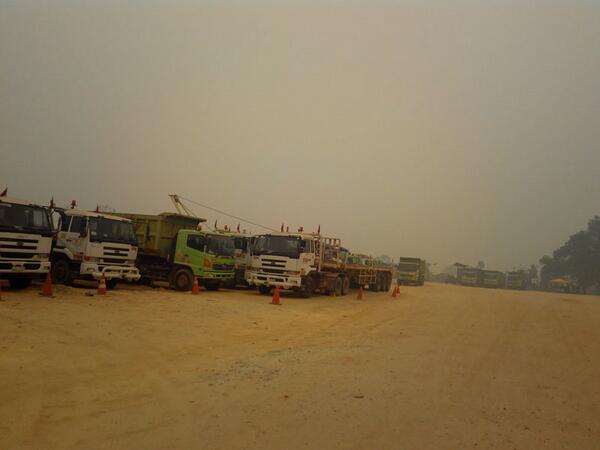 Yang penting pulau jawa aman, sumatra mah ndak acuahan! <a href="/IstanaRakyat/">Istana untuk Rakyat </a> <a href="/SBYudhoyono/">S. B. Yudhoyono</a>  "<a href="/infoSumbar/">SUMBAR</a>: #KabutAsapRiau "