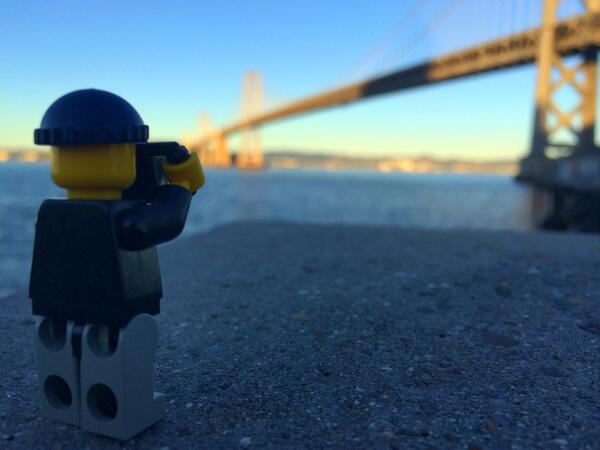 ManuelAlberto's tweet photo. Legoman shooting the Bay Bridge!! http://t.co/KVqv6MCKXW