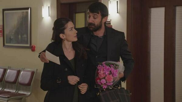 ayferdonmez_fan's tweet photo. #ask #mutluluk #AzerFatma #dilahanim http://t.co/o0Ba5mjk8d