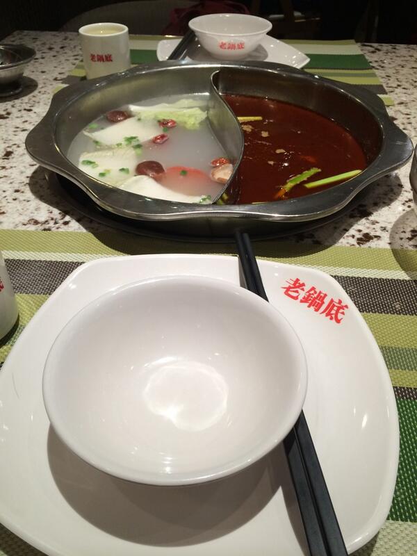 miya520's tweet photo. 吃多了……囧。。鸭血好吃。^_^ http://t.co/xvkzJz7etA