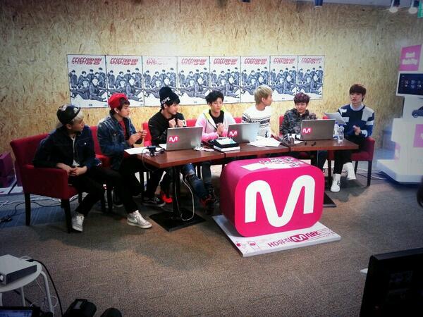 OfficialMwave's tweet photo. Thanks for joining us for #BTOB's MEET&amp;GREET! See you at the next one! http://t.co/jYfbUqugWm http://t.co/WtvDICfJIZ
