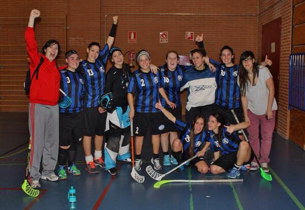 floorball_Lega's tweet photo. El equipo Femenino gana la Liga Comunidad de Madrid #floorball 13-14. Enhorabuena Chicas! -> http://t.co/J4XGsWpn1l http://t.co/RfKCIKvZUw