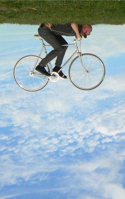 World_of_Faces's tweet photo. Who said you cannot reach the sky? http://t.co/WVn45FoRvn