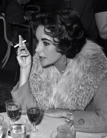 hulyaucarcom's tweet image. #Believeme,#everything #wouldbe #easier , #if we #changed our lives to #60s or #70s kukulyaci.com/24-hours/black…