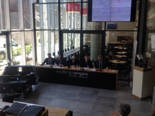 ECspokesCorazza's tweet photo. #Missione Crescita in Campania: Tajani incontra rappresentanti dei poli d'eccellenzs di aggro alimentary e auto http://t.co/1r8pxuCmg1