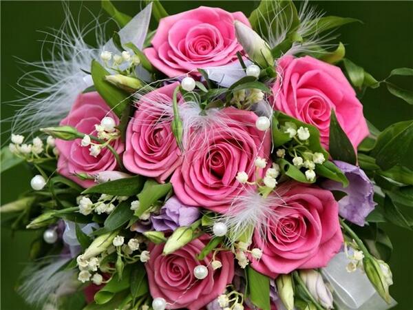 RepVip's tweet image. Девушка есть девушка. Цветы она любит в любом возрасте!