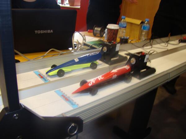 arrowracing1's tweet photo. Arrow Racing in action. One on one with @QuiksilverF1 http://t.co/Fz4Zu2KnoT