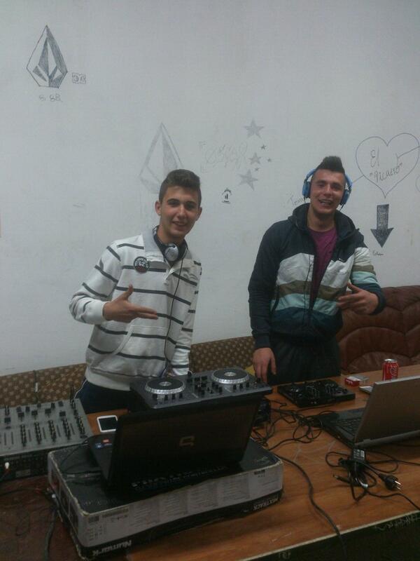 oscarcasto's tweet photo. Estos ya estan preparaos pal sabado jajajaj @mikel12b @loliyo800 http://t.co/bJ6ofSCfLy