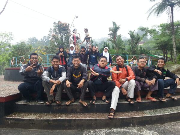 SiriusSmada's tweet photo. "@gogriest: makhluk makhluk nyebelin tapi ngangenin abiiiss <3 <3 @SiriusSmada http://t.co/LvMUJk2Kh2"
