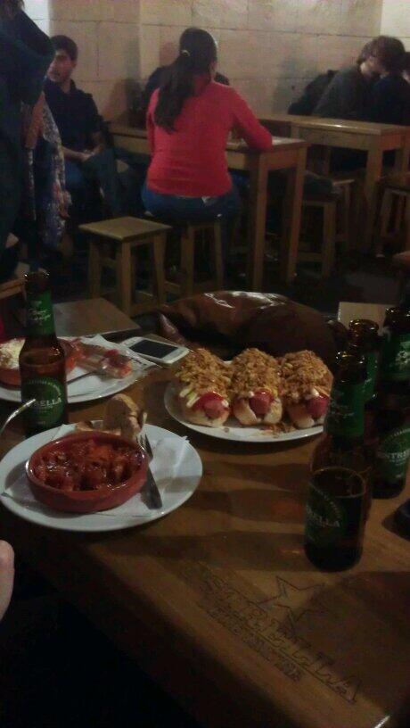 Lii_MS's tweet photo. No se como, pero siempre acabamos liadas @Gris_Is @Ro93_ @lorena_bq @AranxaPM http://t.co/UUqb4DgNmH