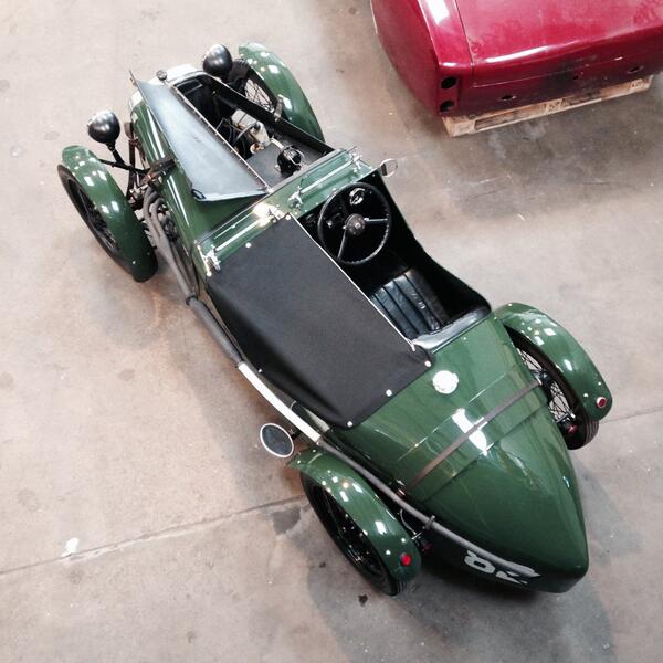 New tonneau and clean as a whistle, thanks to @BristolCarsServ