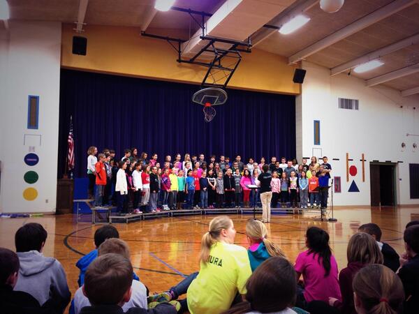 Ialana's tweet photo. Time to sing! http://t.co/NuWqrZtzSO