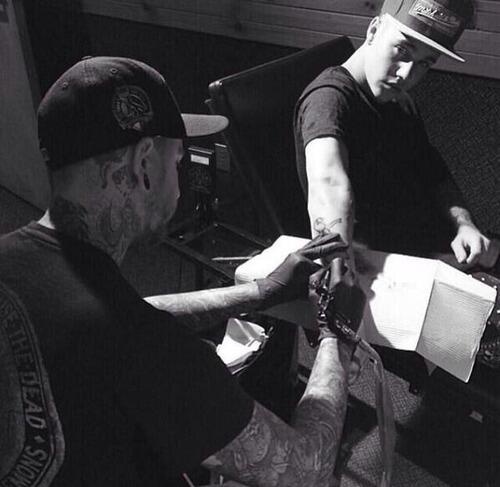 goldrushlaine's tweet photo. soon he's going to have two sleeves http://t.co/jaETwnhTLv