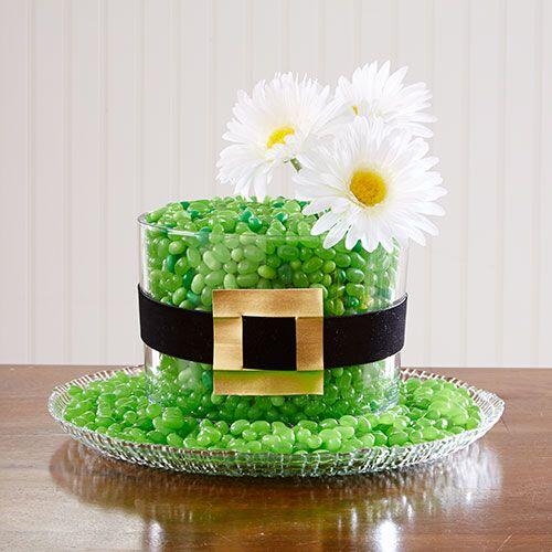pamperedchef's tweet photo. Turn a trifle bowl and a round glass platter into an adorable #StPatricksDay centerpiece: http://t.co/FTVq7CFJFo http://t.co/EosdRLz9qj