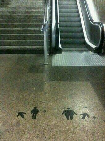iHistorico's tweet photo. Cómo conseguir que la gente se anime a usar las escaleras, interesante iniciativa que ya se está usando... http://t.co/n8nnGt52sE