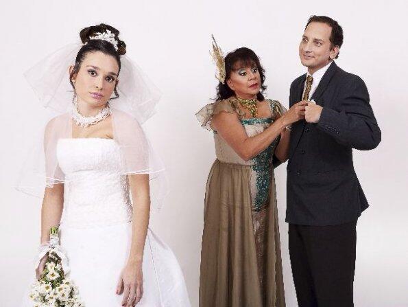 Romance985's tweet photo. Lali González se despide de @RecienCasadosPy. Leé nuestra entrevista, por @jorgecoronel: http://t.co/hfD2upqZ5w http://t.co/pnHd7FB1ms