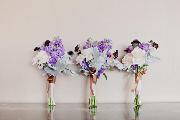 Elegant purple blooms, stunning wedding design + the cutest couple. Love it <a href="/kellysimants/">Kelly Simants</a>! stylemp.com/1q8t