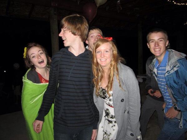 zachariiiah's tweet photo. #throwbackthursday #tbt @pizzaonyourface @wuteverlauren #bruce #ITSKYLE http://t.co/CPmmVWVfVF