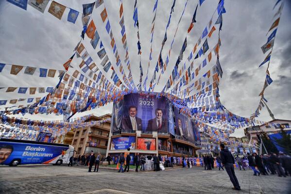 #DünyanınİlkTwitterMitingi Coşku Devam Ediyor.  <a href="/06melihgokcek/">İbrahim Melih Gökçek</a>