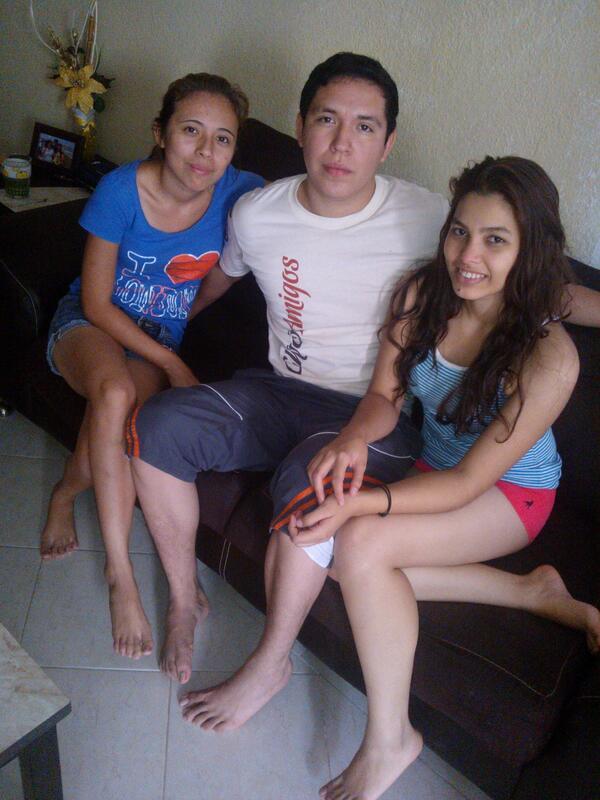 JassoVicky's tweet photo. descanso rico con los amigos http://t.co/o7XTeZKlot
