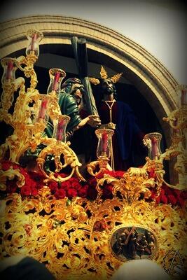 BandasSevilla's tweet photo. ¿Betis - Sevilla un Domingo de Ramos a las 12 de la mañana? Tengo un plan aun mejor... http://t.co/aaJ1njz02M