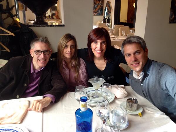 AnnaBozaAbogada's tweet photo. Friend's lunch amb @agusticolomines @danieldomenjo i l'encantadora Inma Coronas http://t.co/YDRSl8818W