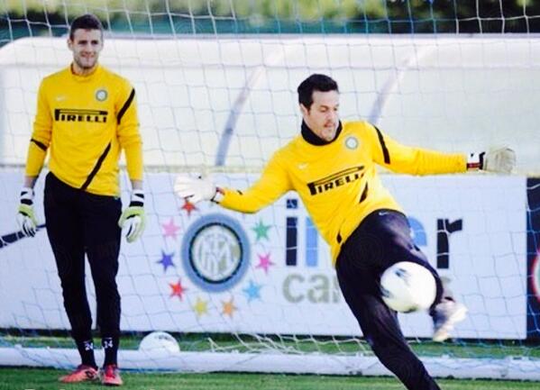 TornaghiPaolo's tweet photo. #tbt Good luck 2 my man Julio Cesar 4his @MLS season!Brazilian style in NorthAmerica!#winner #soccermodel #tienicuoio http://t.co/PoqnbHnRLu