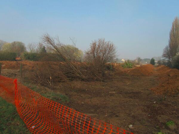 groenaalst's tweet photo. De Siesegemkouter #Aalst wordt opengereten.

https://t.co/Ef33maG6tX http://t.co/lLa8jXvsfU