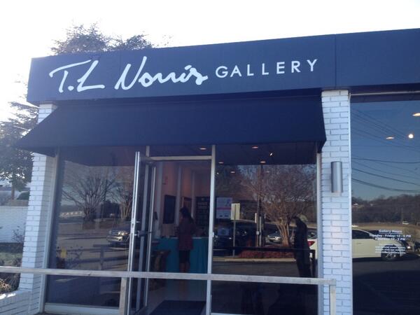 thomasvic's tweet image. It's brides against breast cancer this evening