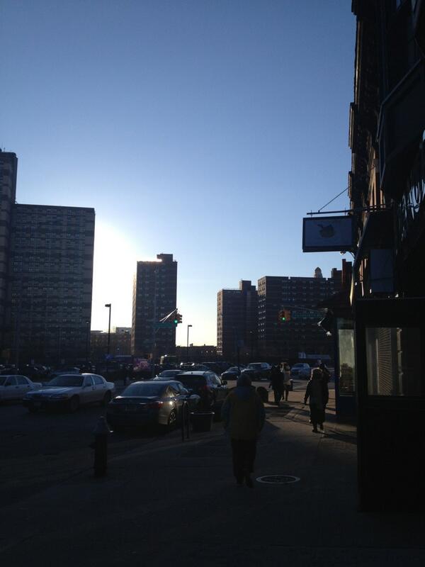 oleabrooklyn's tweet photo. It's 6pm and still very SUNNY #brooklyn http://t.co/o3NBK57yyG