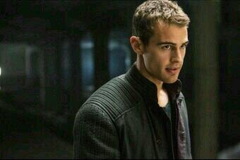 DivergentCOL's tweet photo. Nuevo Still de Tobias #4 http://t.co/wA0t3KYxCO