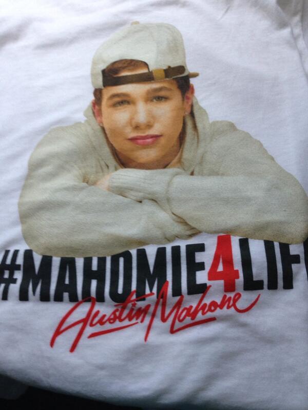 lsanders62901's tweet photo. @AustinMahone shirt I got at your concert http://t.co/hSbpO5y14h