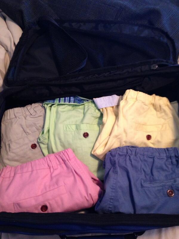FlipsPS's tweet photo. The happiest suitcase around #SB14 http://t.co/B0fBwermeo
