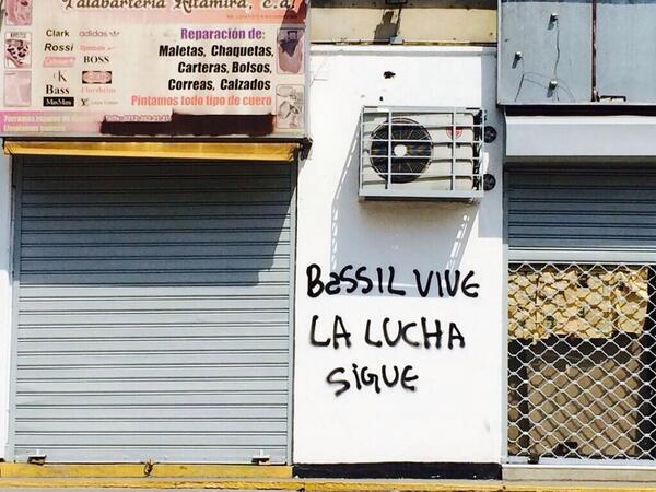 AnonymousVene10's tweet photo. Tras 1 mes de su partida: Prohibido olvidar a Bassil Da Costa, Roberto Redman y a Juan Montoya. #LaLuchaSigue #13M http://t.co/3qvPfZPm7n
