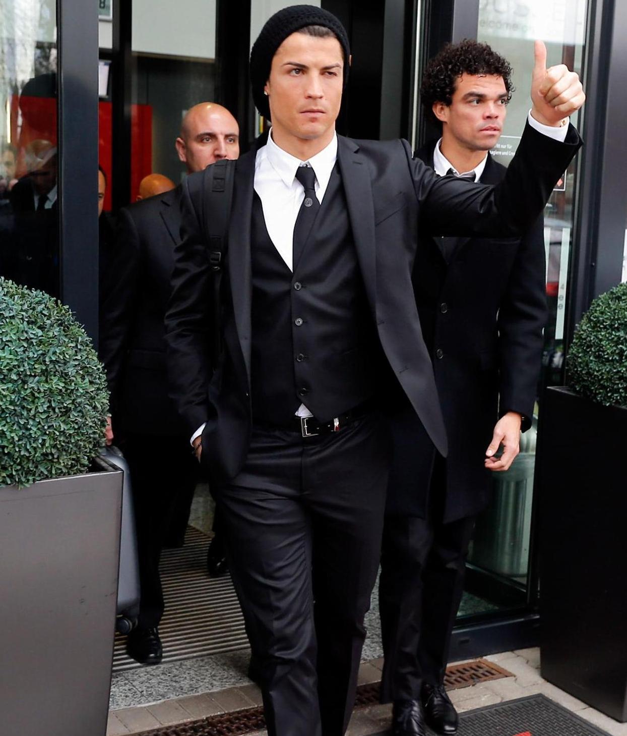 Cristiano ronaldo cheap formal dress