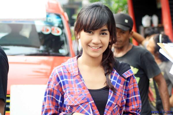 AnisaRahma_Adi's tweet photo. “@TripleMede: biar Makin InsomNISA :) http://t.co/5XmYxmIyiB”