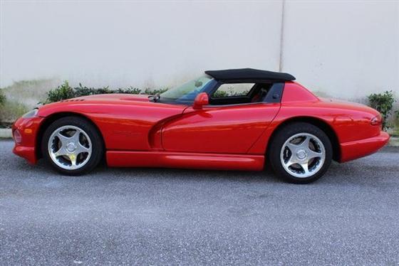 GlobalAutosport's tweet photo. 1998 #DodgeViper #Dodge #Viper RT-10 http://t.co/Ns7MKA8d7W AVAILABLE @ #ExcellAutoGroup #GlobalAutosports http://t.co/56JeGNnPci
